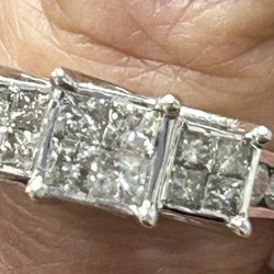 10K White Gold Diamond Cluster Ring-Size 7