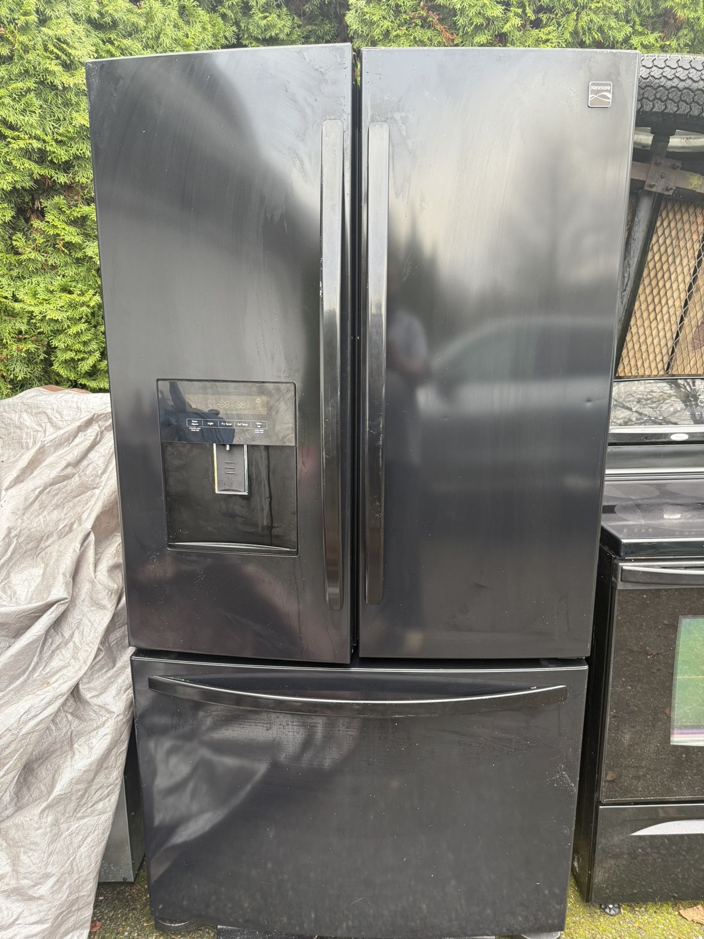FREE DELIVERY-BLACK Fridge and Electric Range
