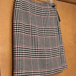 Women’s Plaid Skirt