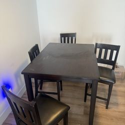 Table & Chairs!