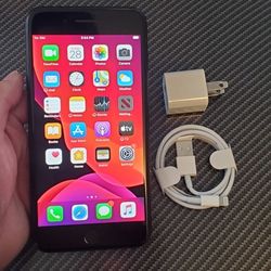 iPhone 7 Plus - UNLOCKED - Like New 