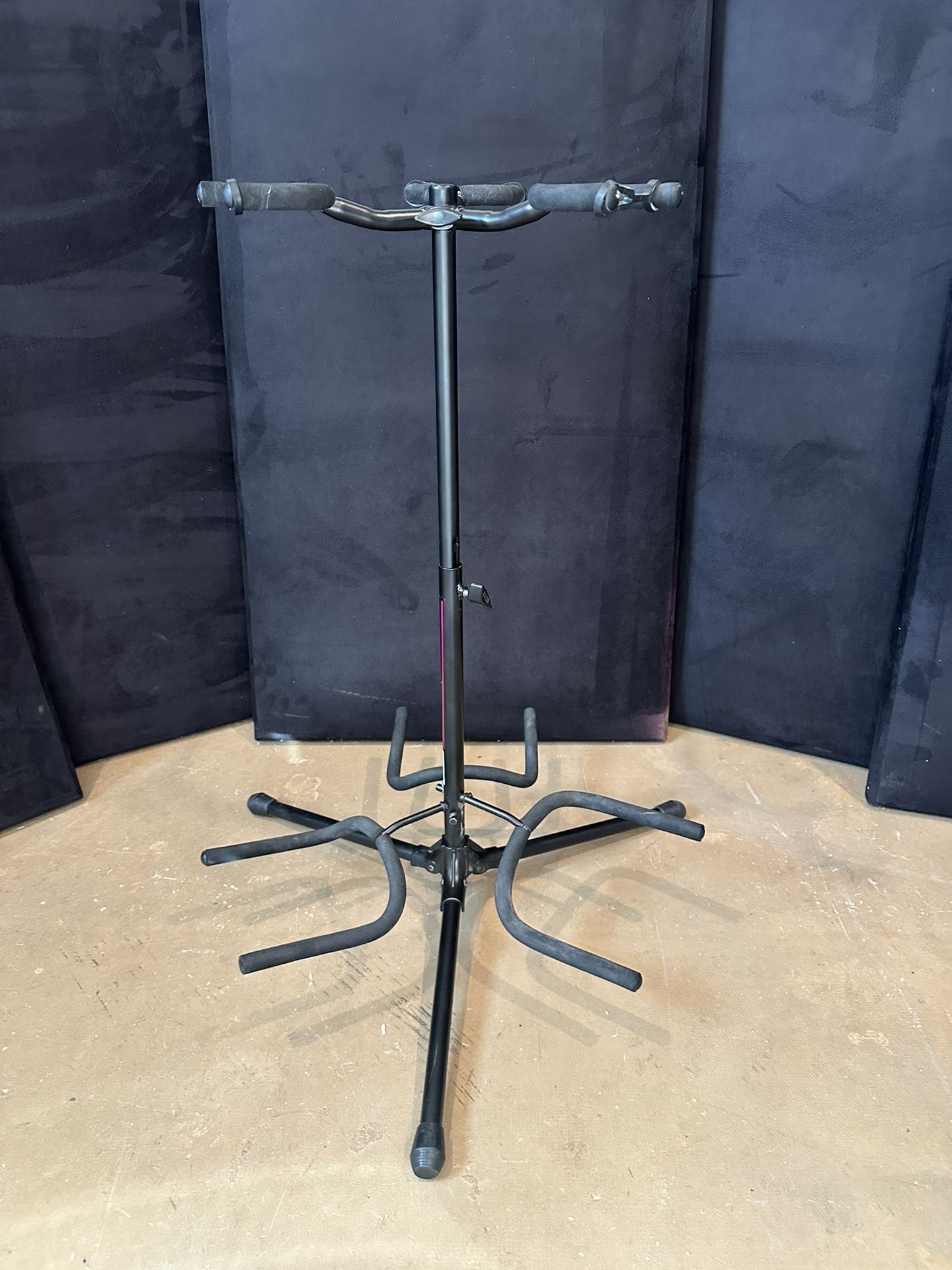 On-Stage GS7352B Triple Guitar Stand