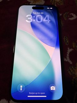 Phone 15 unlocked 256gb. No screen, no damage. Nothing issues. Everything is perfect.100% battery health.