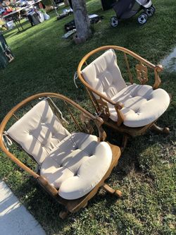 very pretty 2 chairs