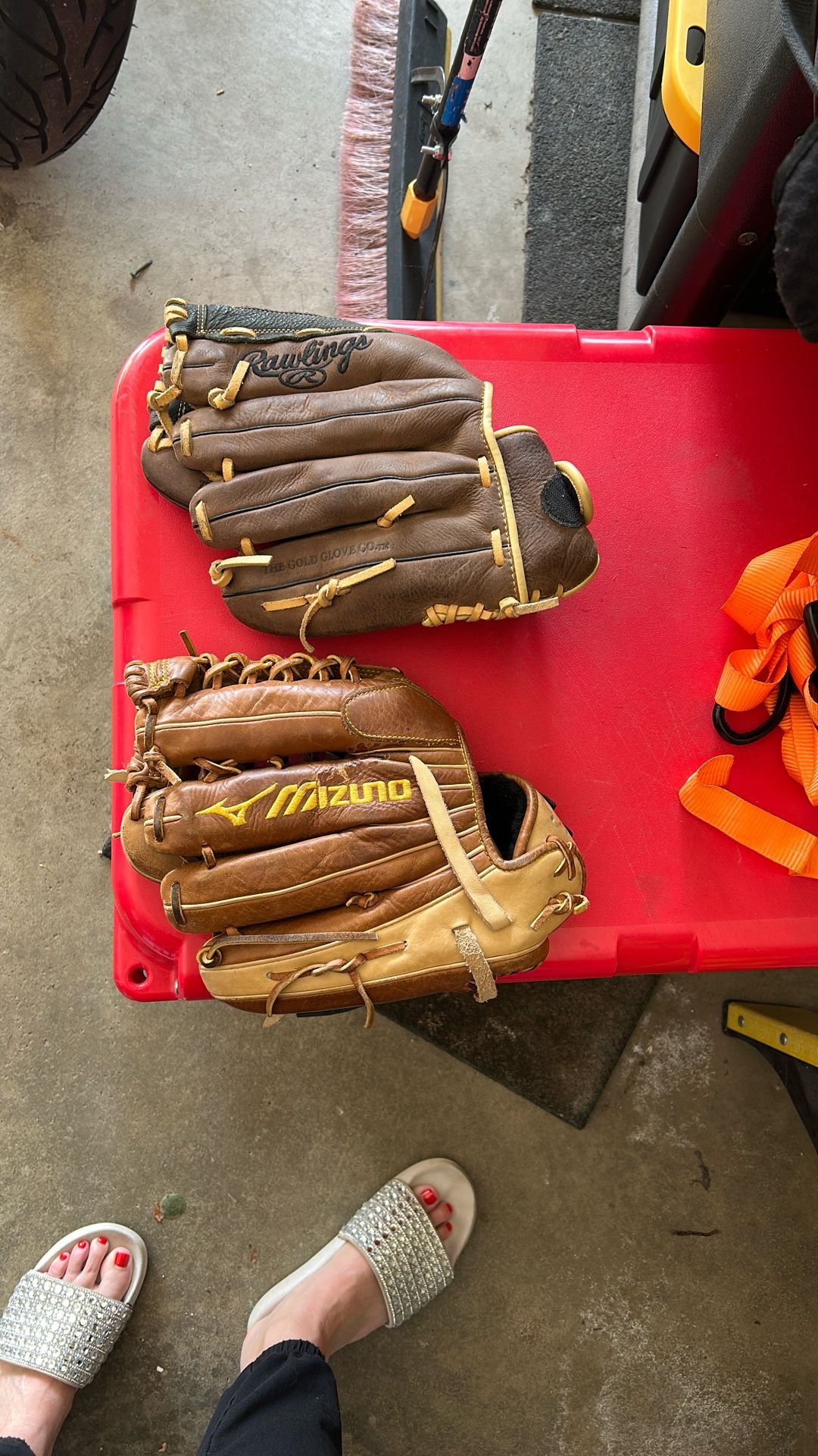 Baseball gloves