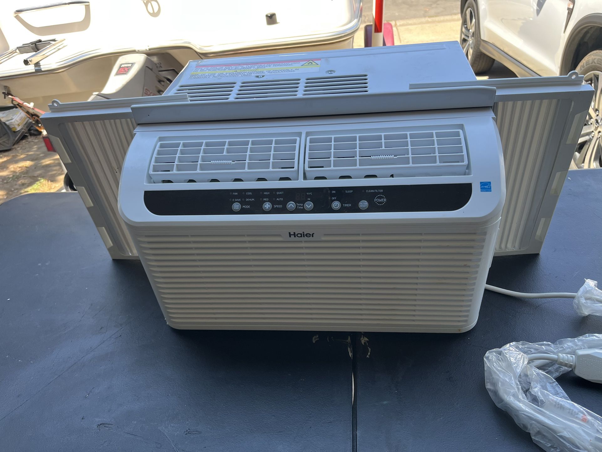 Haier Window Air conditioner Model ESAQ406TZQ1
