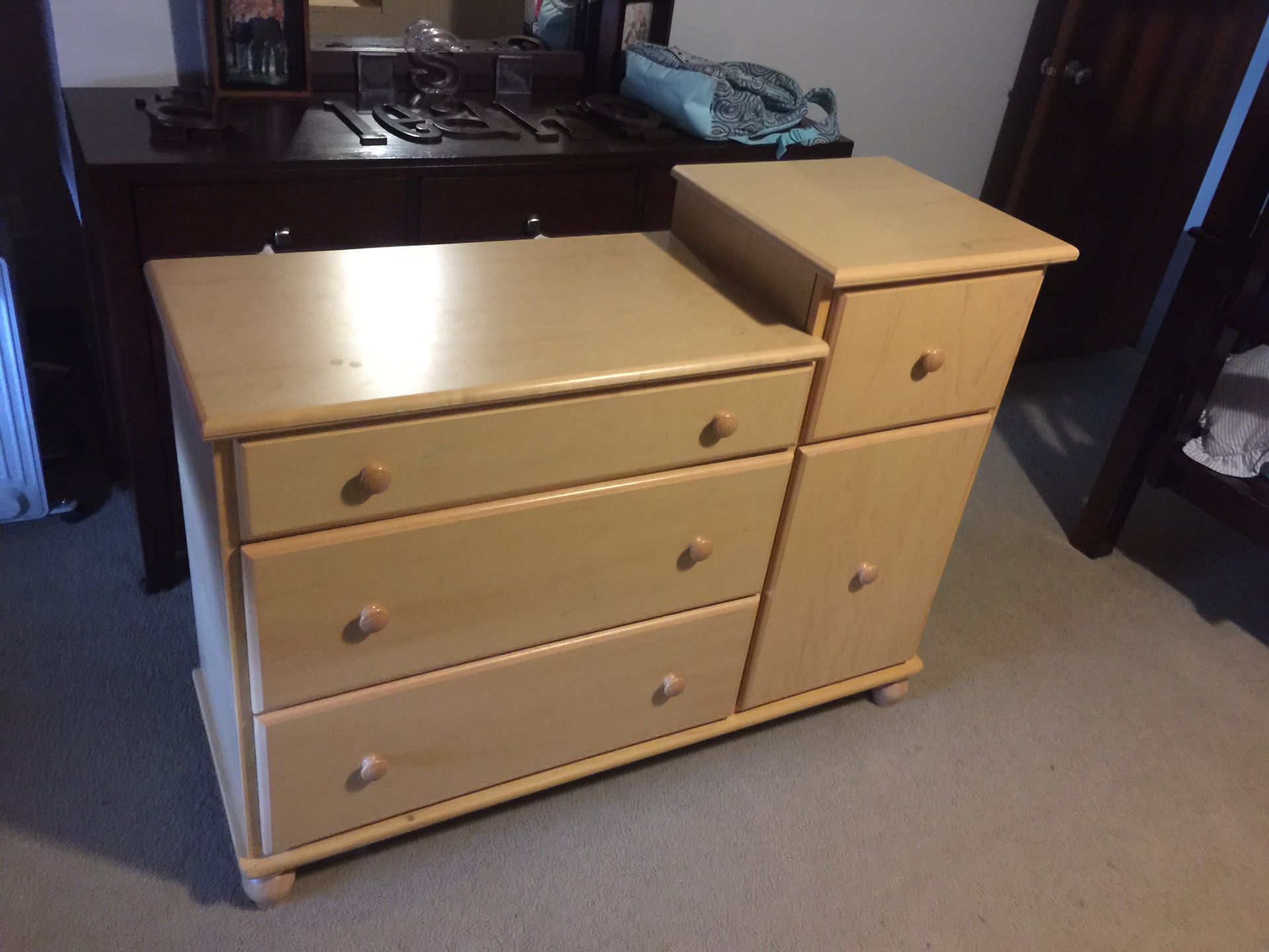 Dresser/changing table