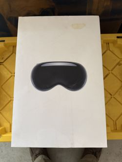 Apple Vision Pro 1TB – Like New with Box & Accessories