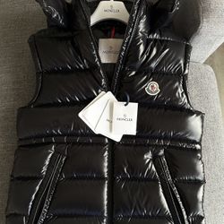  Moncler Puffer Vest
