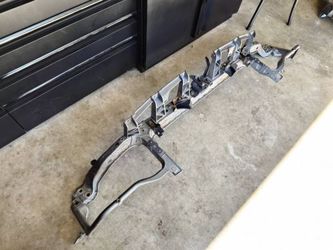 2005-07 Dodge Magnum Radiator Support / Trim