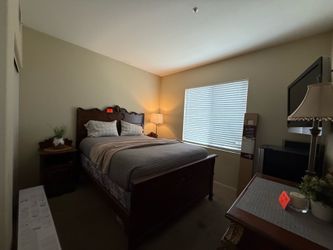 Antique style bed