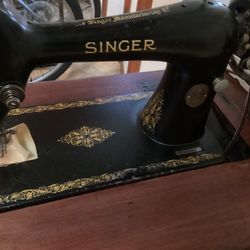Singer 666 Sewing Machine 