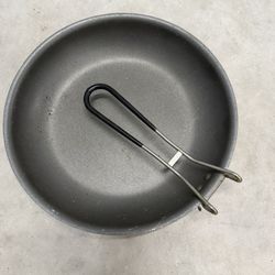 Camping Nonstick Frying Pan with Folding Handle – Lightweight