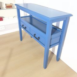 Beautiful Entry Way/ Console/ Accent Table