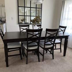 Winslow Dining Room Set