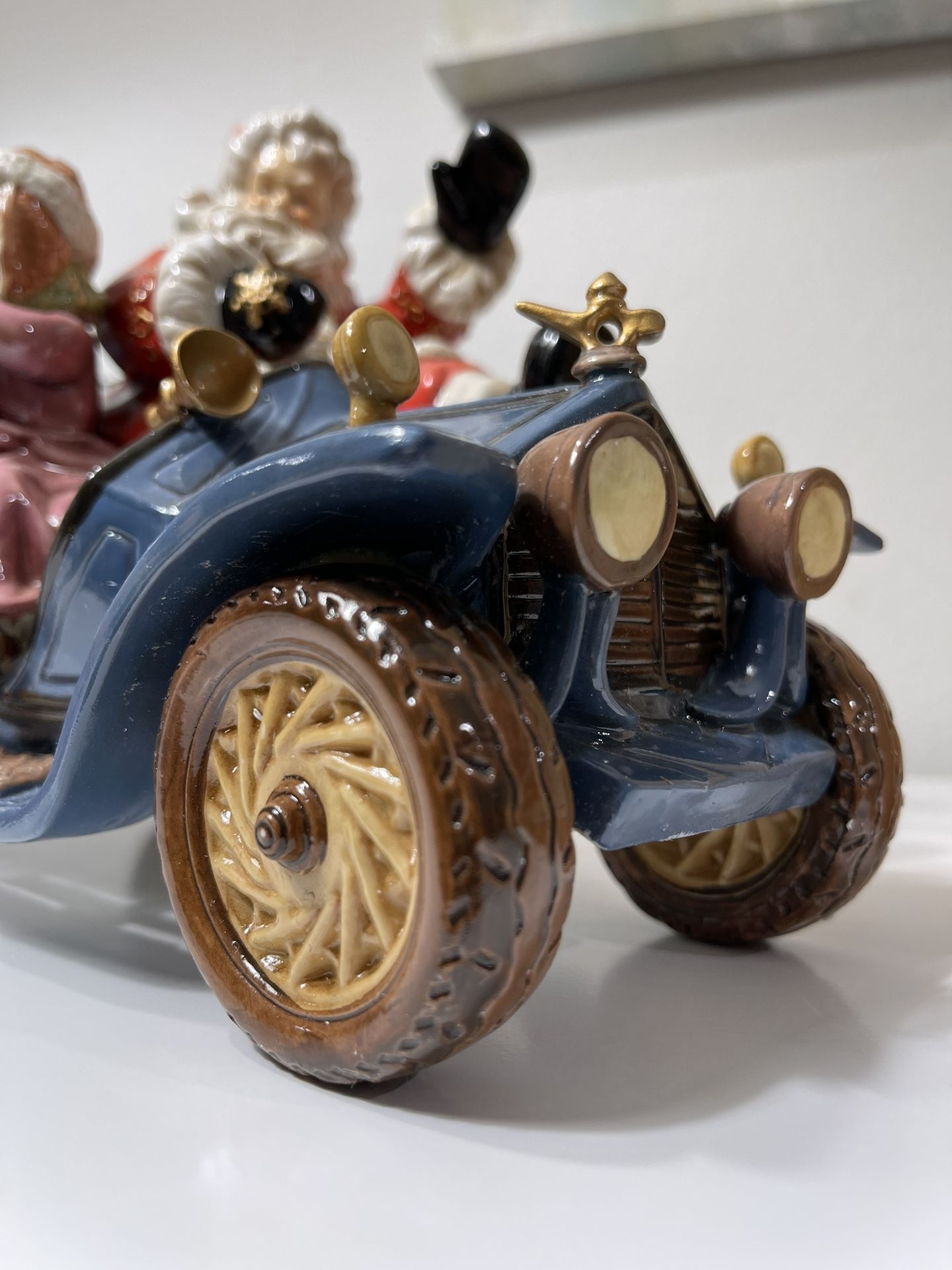 2003 Grandeur Noel Porcelain Santa Claus On Wheels Car Figurine Vintage Antique Classic Driving