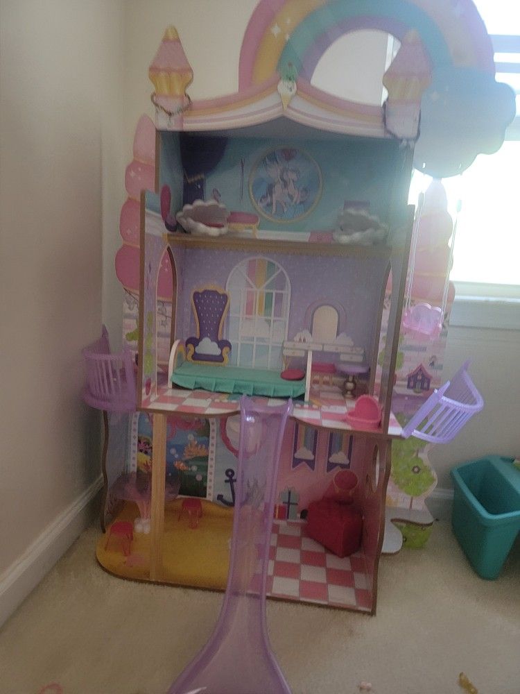 Doll House 