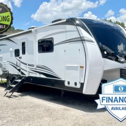 2022 Jayco Eagle Ht Model Two Slide Outs Excellent Condition Outside Kitchen