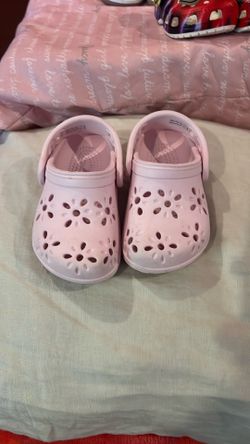 Gently Used Toddler Crocs Floral Cut Out Clog