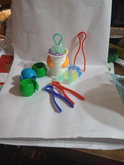 Bobbin/Spool Holders, Thread And Bobbing Holders