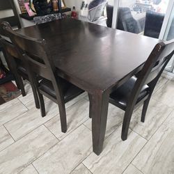 6 Piece Extendable Wood Dining Table