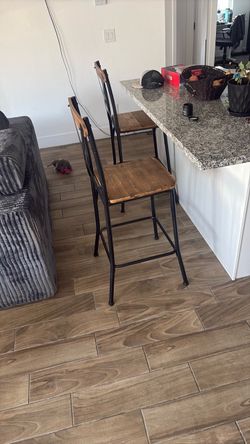 Set of barstools