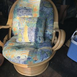 Rattan / Wicker swivel Chair 