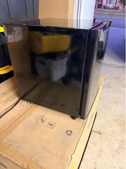 Mini fridge