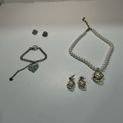 Vintage Lot jewelry  4 pieces vintage 