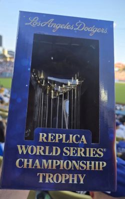 WS TROPHY DODGERS BOBBLEHEAD