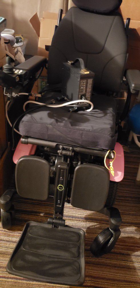 RoviX3 power chair