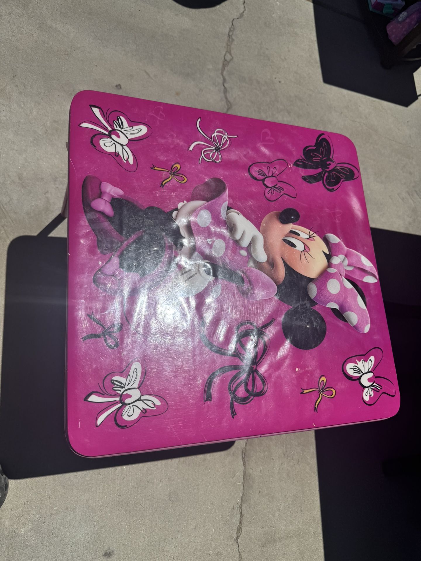 Kids Minnie Mouse Table