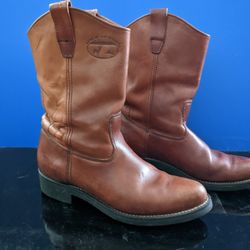 Lake Of The Woods, Boots