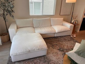 Living Spaces White Sutton Sectional w/ ottoman