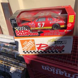 1/8 NASCAR Dicast