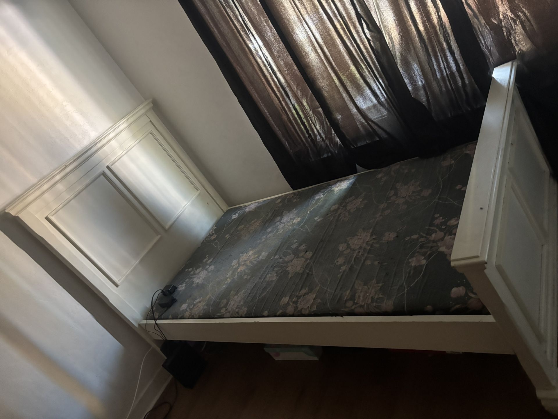 Twin Bed Farm And Box Spring