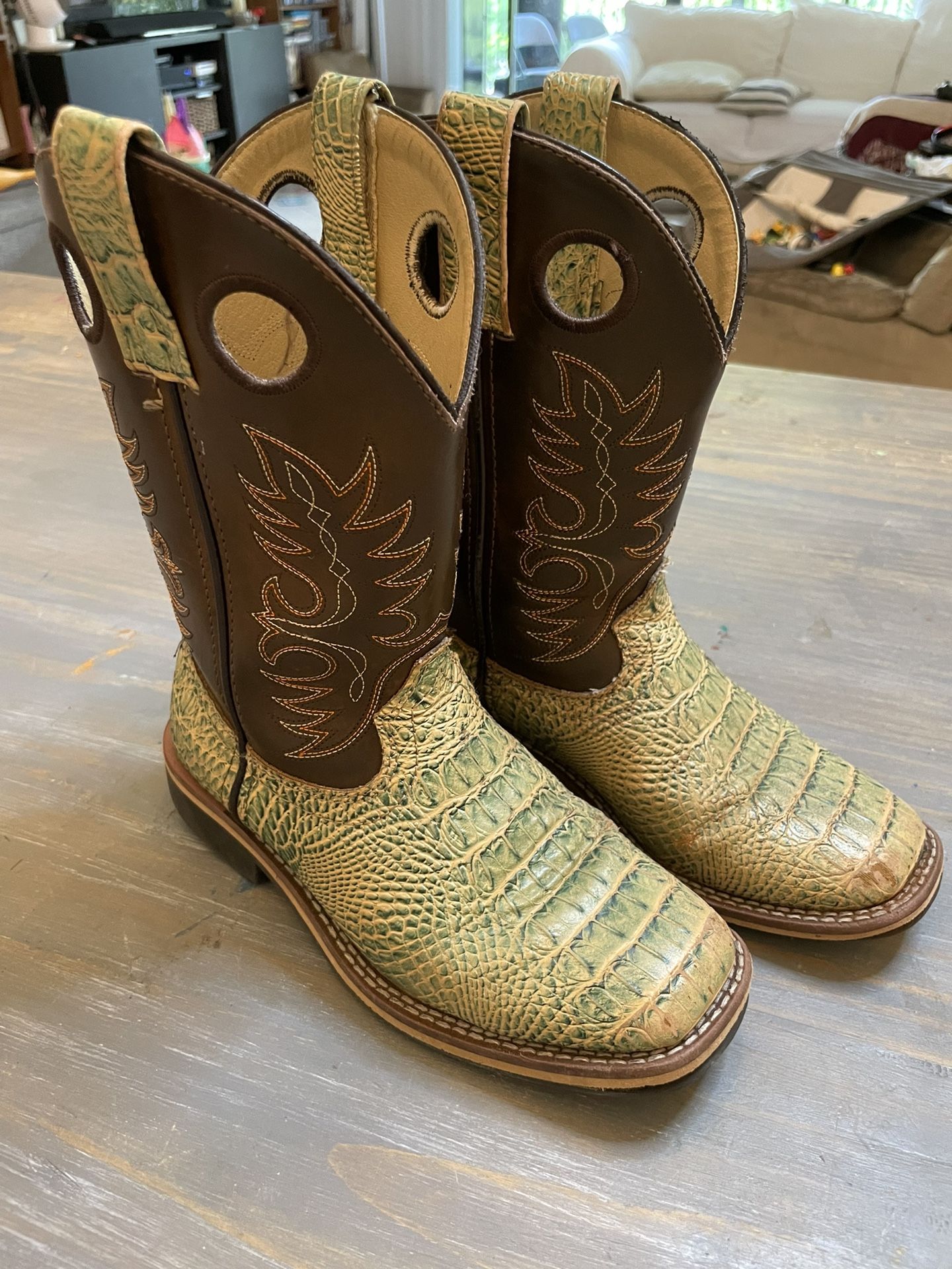 Cowboy Boots Sz1 Cody James