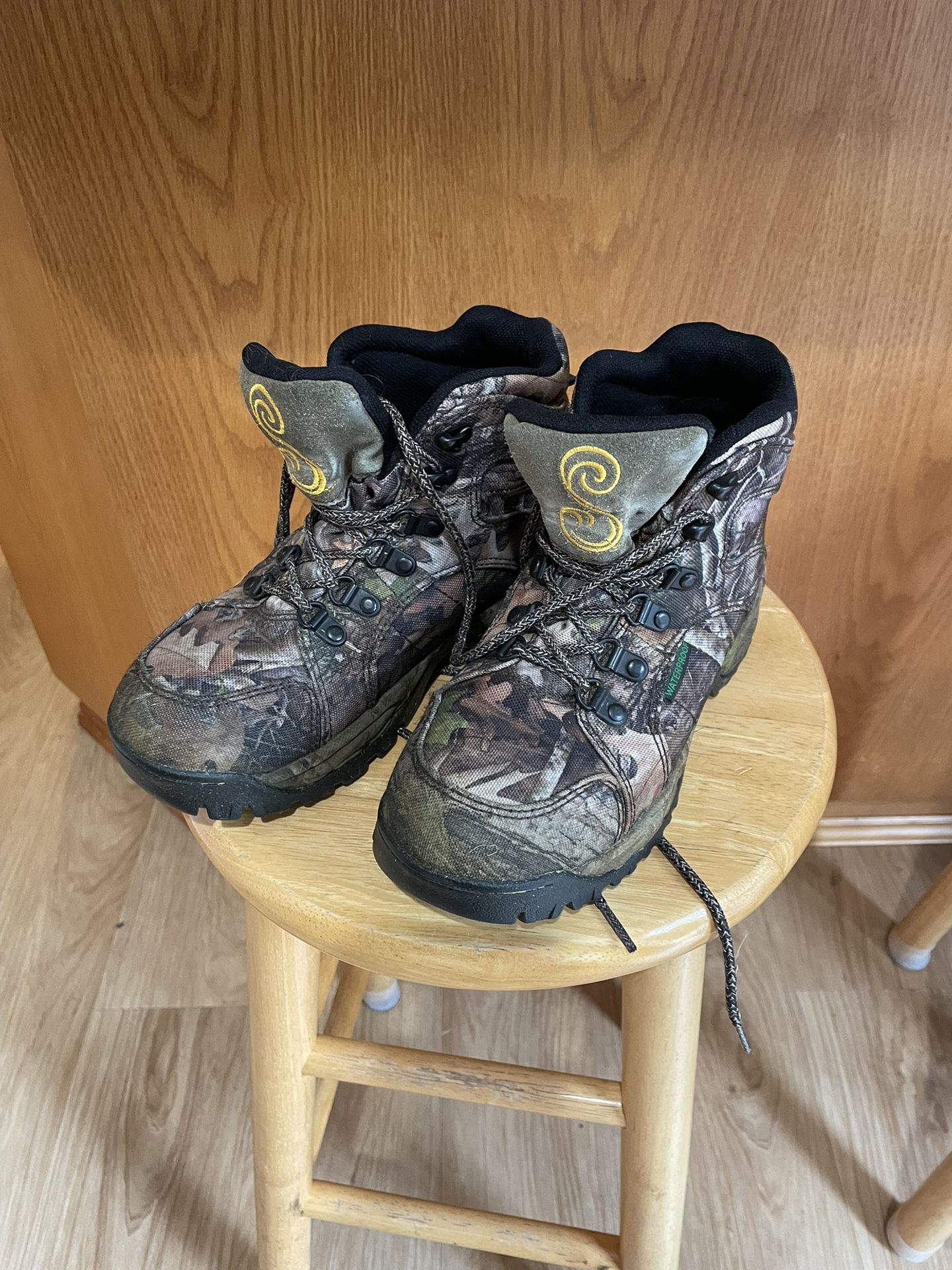Cabelas ‘She’ Waterproof Boots Size 6