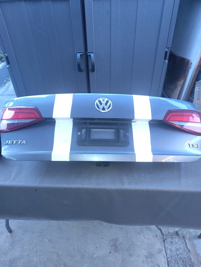VW Jetta Trunk 
