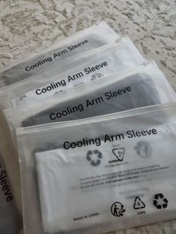 Cooling arm sleeves ( black and white)