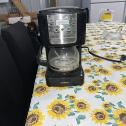 Mr. Coffee 3-Way Programmable 12-Cup Drip Coffee Maker JWX3 Tested & Working. Has some rust & needs a good cleaning 