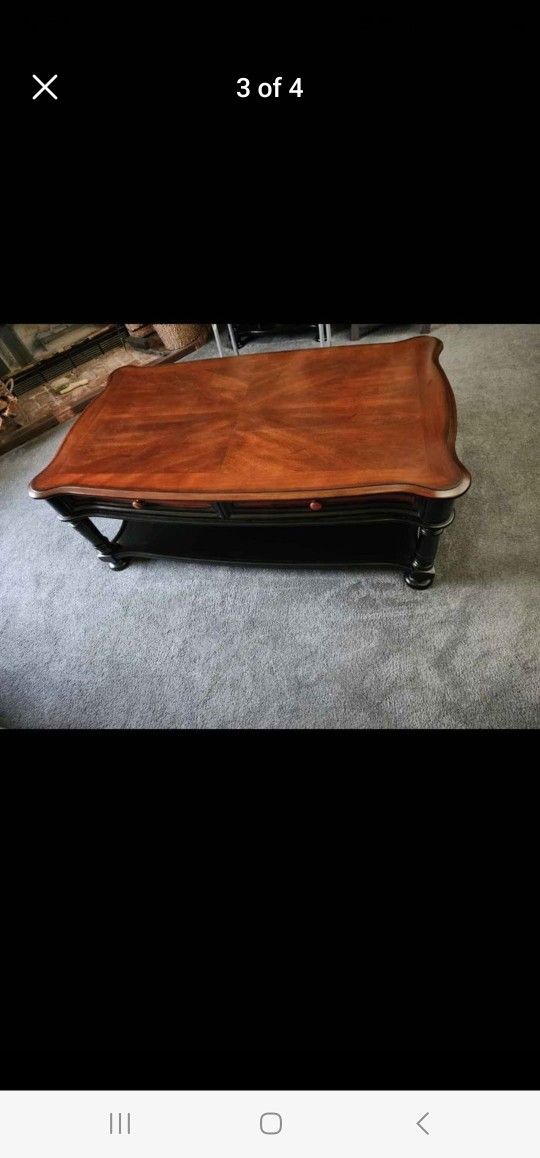 Sofa Table (51 1/2Lx30inDx20in). Used -good