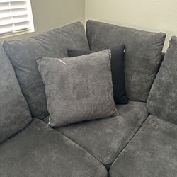 Gray Sectional Couch - Status As Of 4/25 - PENDING PICKUP