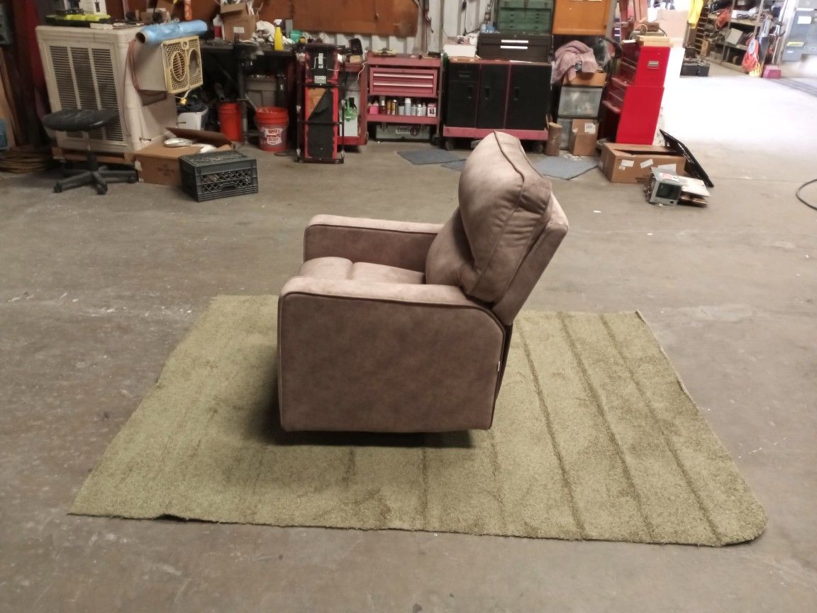 Full size RV recliner/rocking chair for your RV trailer or even home use for Sale in Hesperia