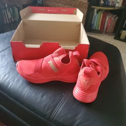 Puma Women Sz.7
