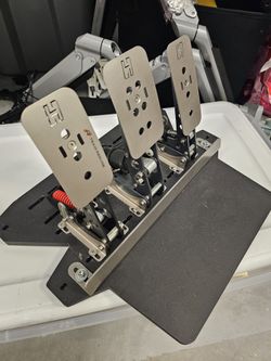 Heusinkveld Sprint SIM Pedals