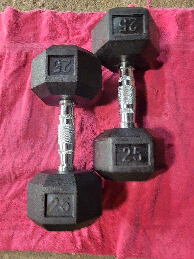 SET OF 25LB RUBBER COATED HEXHEAD DUMBBELLS TOTAL 50LBs 
11525 S HALSTED DUNKIN DONUTS/7111.S WESTERN WALGREENS 
55$  CASH ONLY AS IS 