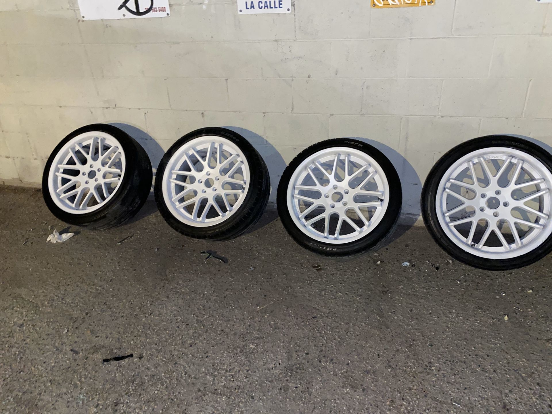Strada Rims with tires
