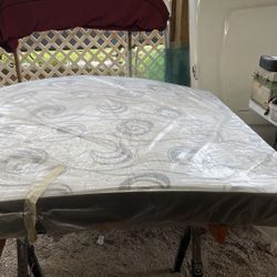 King size Rv Mattress Still In Plastic   200.00