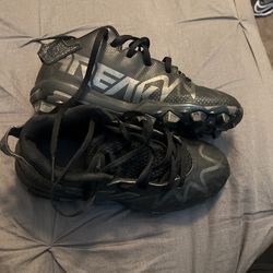 Size 2 1/2 Youth Football Cleats